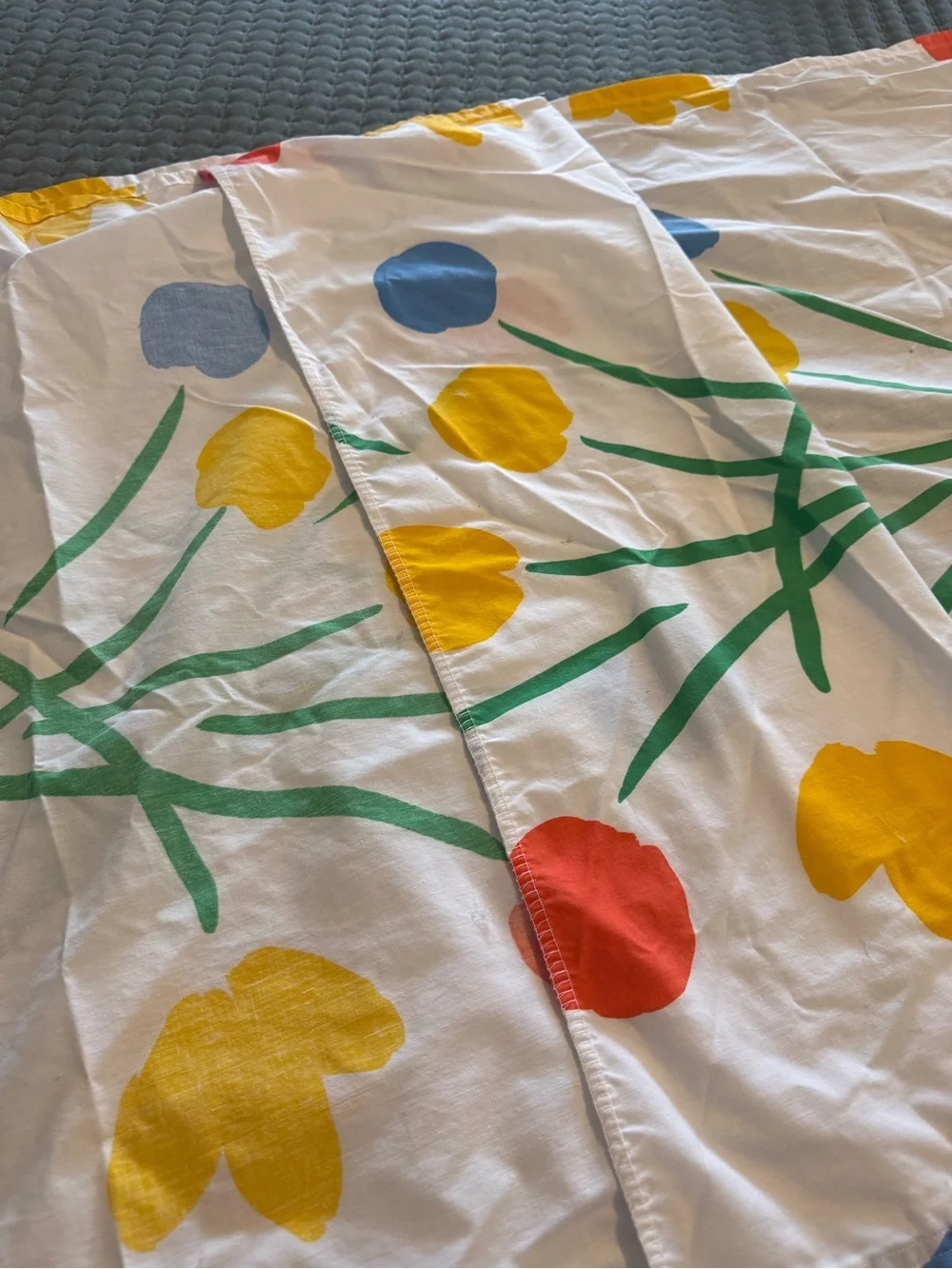 Vintage Floral Print White Cotton Fabric with Red, Yellow & Blue Blooms 80’s
